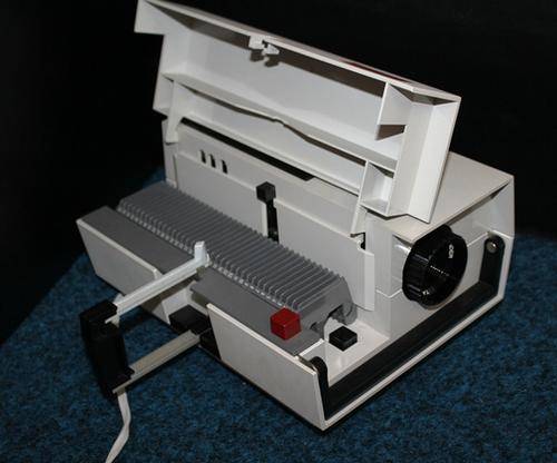 A Vintage Zeiss Ikon VoigtLander - Perkeo J50S Slide Projector - Tested -3.797kg