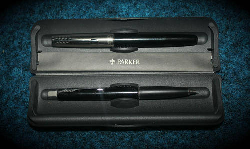 a Parker Fillpen an Pencil set in Parker case