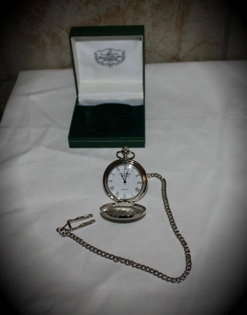 Finest Grade Mullingar Pewter Quartz Pocket Watch still in origanal Box -working as new-Ireland-1995