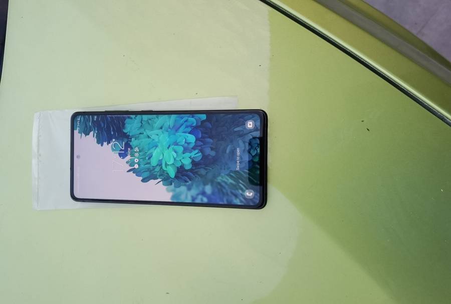 Samsung Galaxy S20 FE 128GB Pre owned