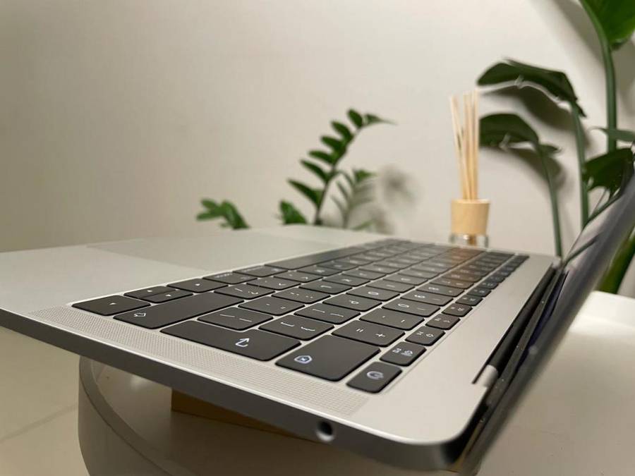 2017 MACBOOK PRO  CORE I5