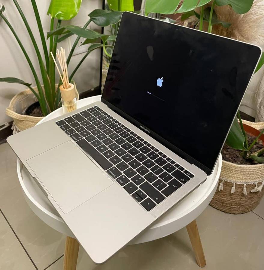 2017 MACBOOK PRO  CORE I5