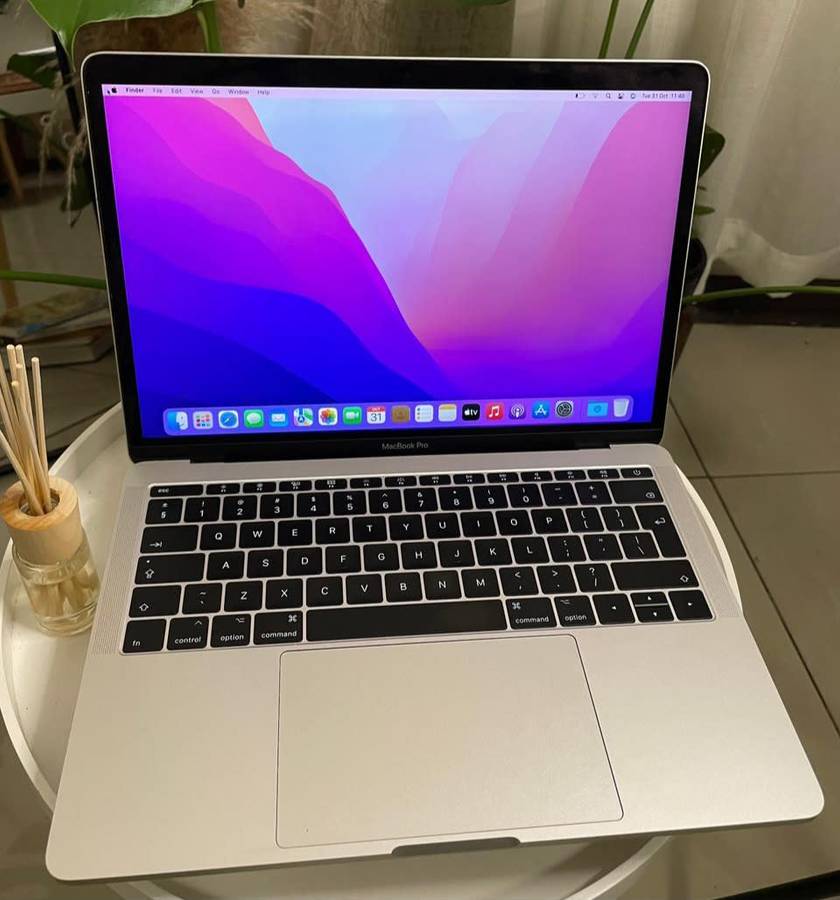 2017 MACBOOK PRO  CORE I5