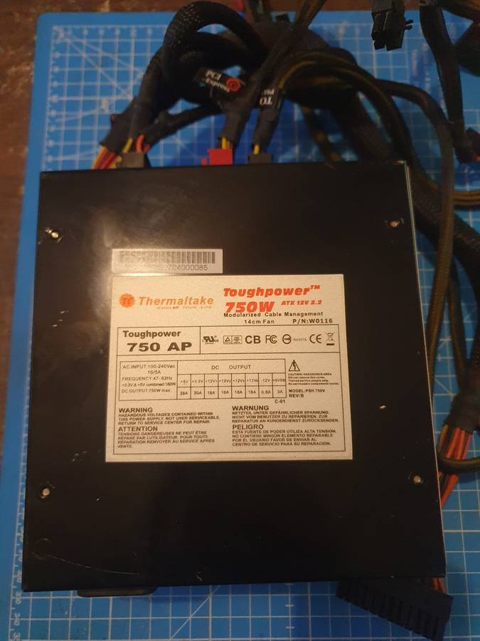 Thermaltake 750 W Power Supply