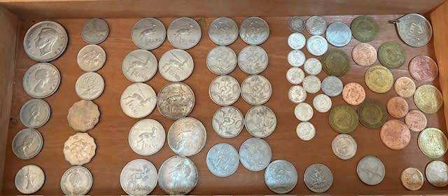 MIXED COINS AND NOTES