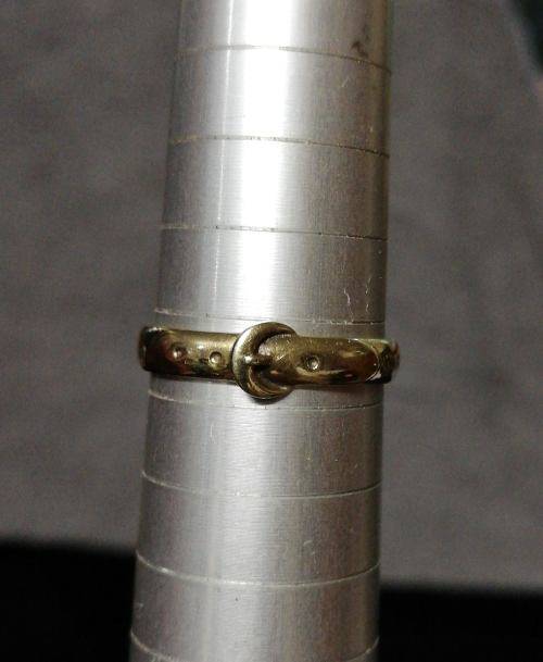 9CT GOLD BUCKLE  RING TOTAL WEIGHT 1.8 GRAMS SIZE M1/2