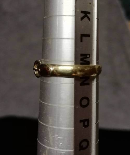 9CT GOLD BUCKLE  RING TOTAL WEIGHT 1.8 GRAMS SIZE M1/2