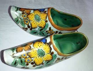 PAIR GOUDA HOLLAND CLOGS 2956 TREA 5446 180X50X70MM