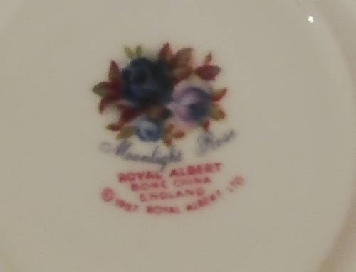 ROYAL ALBERT BONE CHINA ENGLAND **MOONLIGHT ROSE** 6 X TRIOS