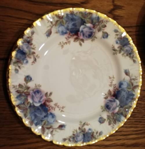 ROYAL ALBERT BONE CHINA ENGLAND **MOONLIGHT ROSE** TRIO **SMALL CHIP** SEE PHOTO
