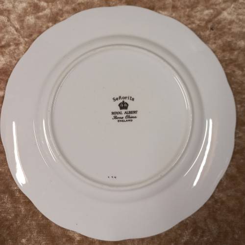**RARE ** ROYAL ALBERT BONE CHINA ENGLAND **SENORITA** 2 X SIDE/CAKE PLATES 160MM **BID PER PLATE**
