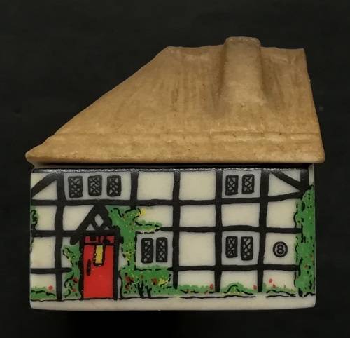 WADE HOUSES NO.THE BARLEY MOW 35X77MM  WHIMSEY ON WAY