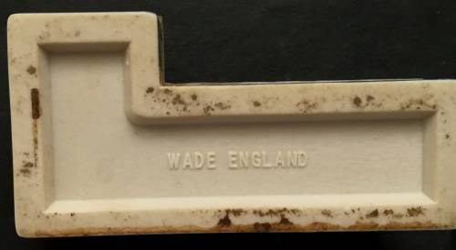 WADE HOUSES NO.THE BARLEY MOW 35X77MM  WHIMSEY ON WAY