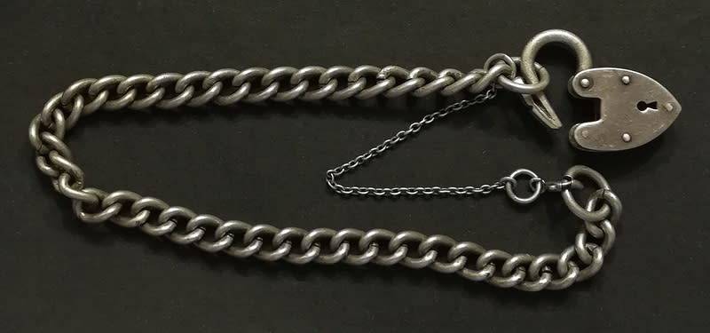 STERLING SILVER CHARM BRACELET *HEART SHAPE LOCK* 190MM 19 GRAMS