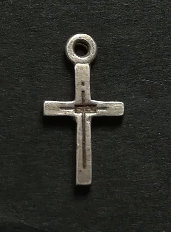 STERLING SILVER CHARM - CROSS 8 X 15MM 0.6GRAMS