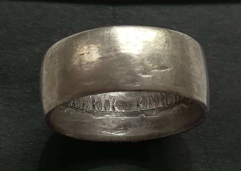 1896 TRENCH CART 2 SHILLINGS RING SIZE3 S