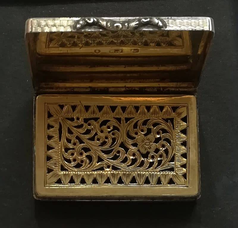 GEORGIAN SILVER BIRMINGHAM 1825 VINAIGRETTE 26X37MM 19.5G