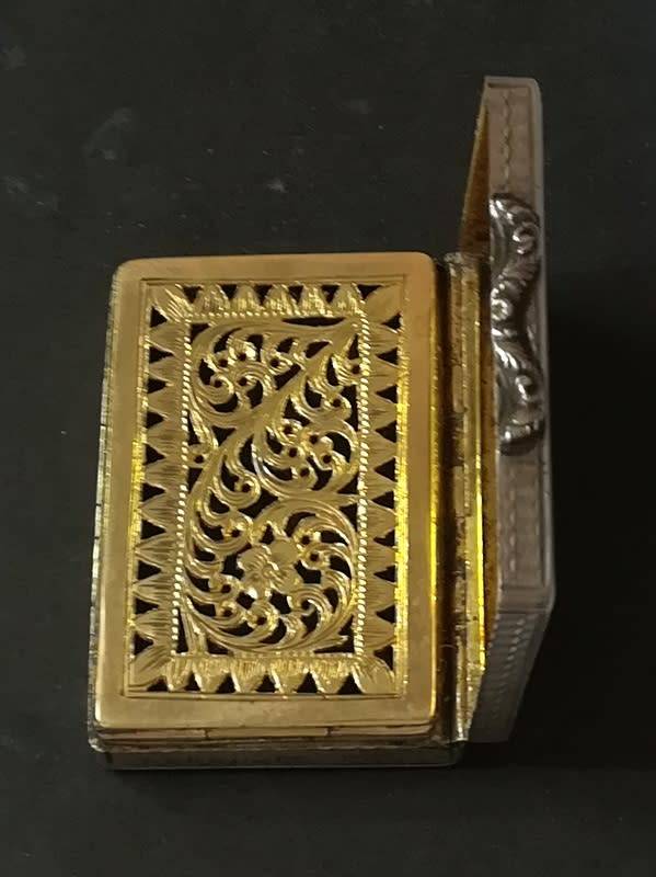 GEORGIAN SILVER BIRMINGHAM 1825 VINAIGRETTE 26X37MM 19.5G