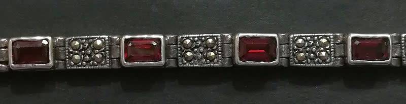 STERLING SILVER GARNETS AND MARCASITE BRACELET 180X4MM 20 GRAMS