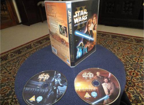 Star Wars - Episode 2: Attack of the Clones DVD (2 Disc Edition with internal artwork and dvd guide)