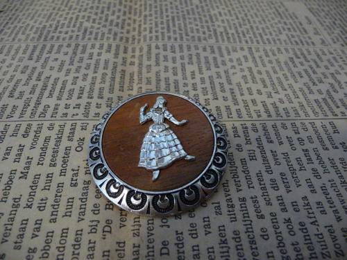 Vintage Silver Coloured Brooch with Wood and Silver Coloured Lady