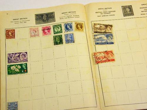 Tha Ace Space stamp album with about 100 stamps @ crazy R1 start - as per photo
