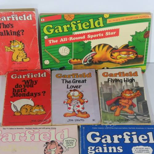 Lot of 7 Garfield comic books
