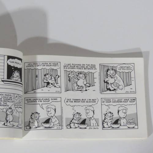 Lot of 7 Garfield comic books