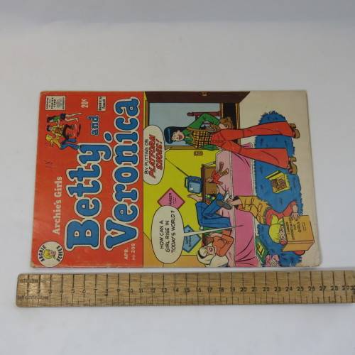 Lot of 5 comic books  - Archie