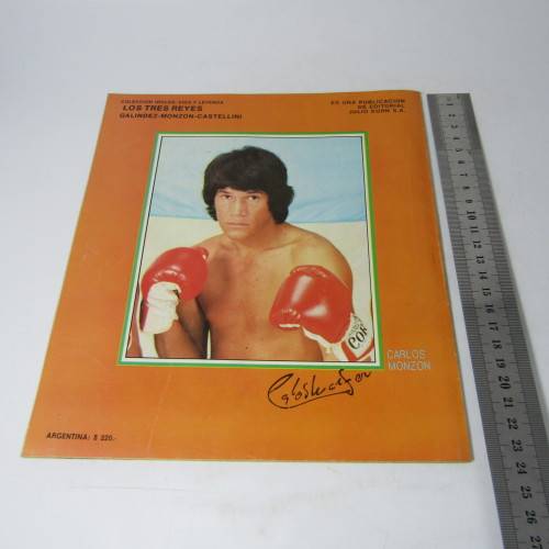 Book on Argentina boxing heroes - Galindez, Monzon, Castellini, Los Tres Reyes - plus large poster