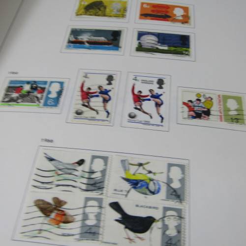 Great Britain loose leaf album with penny red and blue stamps and lots of early expensive stamps