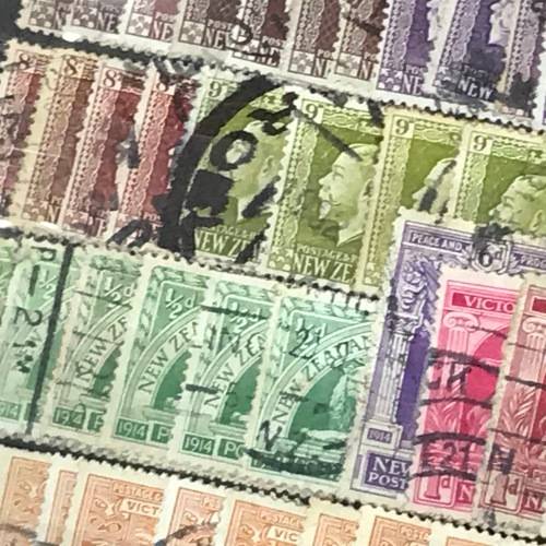 New Zealand collection lot of unresearched stamps