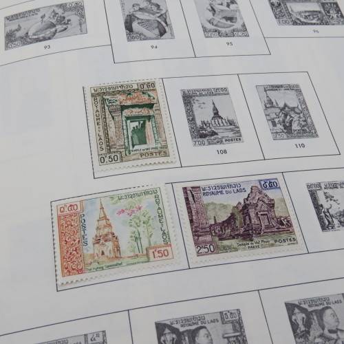 Large old stamp album with over 950 stamps - Many of them uncirculated
