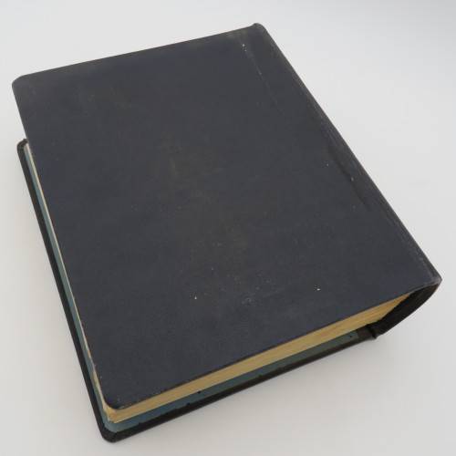 Large old stamp album with over 950 stamps - Many of them uncirculated