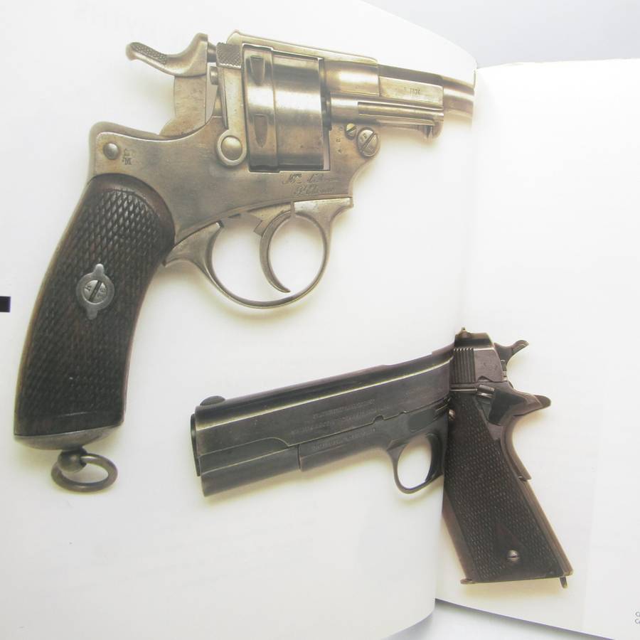 Handguns of the World by Jean-Noël Mouret