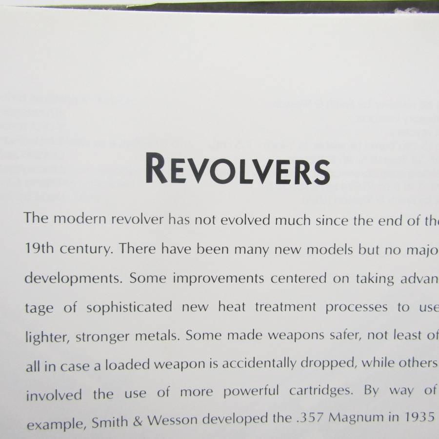 Handguns of the World by Jean-Noël Mouret