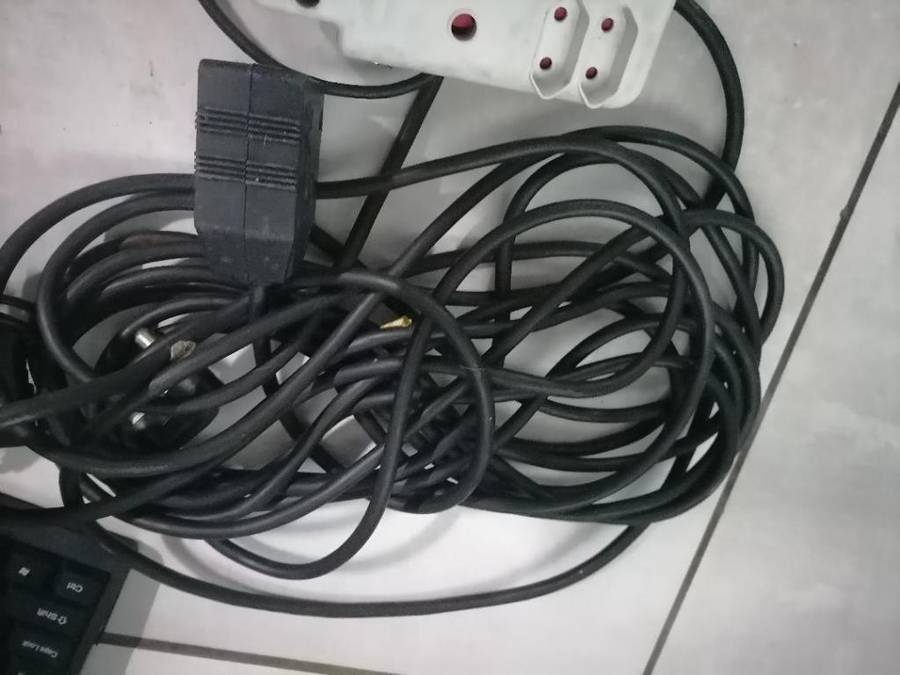 LIQUIDATION ITEM*R30 FREIGHTBULK LOT*EXT CORD ,LAMIATOR,KEYBRDS,MOUSE,XBOX CHARGE STATION,CONTROLER