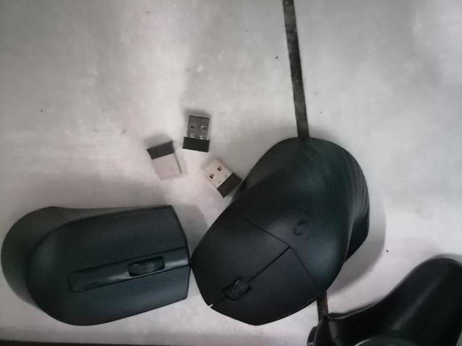 LIQUIDATION ITEM*R30 FREIGHTBULK LOT*EXT CORD ,LAMIATOR,KEYBRDS,MOUSE,XBOX CHARGE STATION,CONTROLER