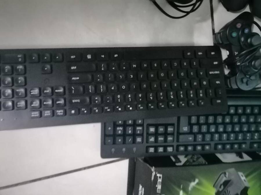 LIQUIDATION ITEM*R30 FREIGHTBULK LOT*EXT CORD ,LAMIATOR,KEYBRDS,MOUSE,XBOX CHARGE STATION,CONTROLER