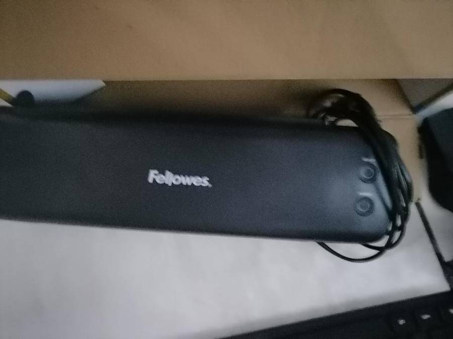 LIQUIDATION ITEM*R30 FREIGHTBULK LOT*EXT CORD ,LAMIATOR,KEYBRDS,MOUSE,XBOX CHARGE STATION,CONTROLER