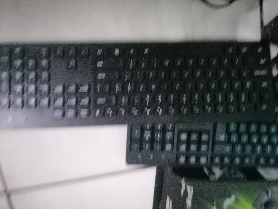 LIQUIDATION ITEM*R30 FREIGHTBULK LOT*EXT CORD ,LAMIATOR,KEYBRDS,MOUSE,XBOX CHARGE STATION,CONTROLER