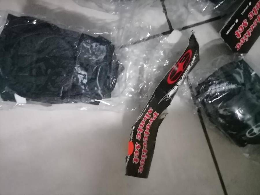 LIQUIDATION ITEM*R30 FREIGHT**BULK LOT OF NEW ROLLERSKATES,KNEE AND ELBOW GUARDS,HELMETS**