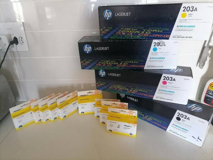 *FESTIVE DEALS*R30 FREIGHT FOR THE LOT*LOT OF BRAND NEW INK CARTRIDGES AND TONERS*