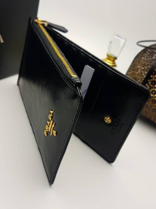 BRAND NEW PRADA DESIGNER WALLETS FOR SALE