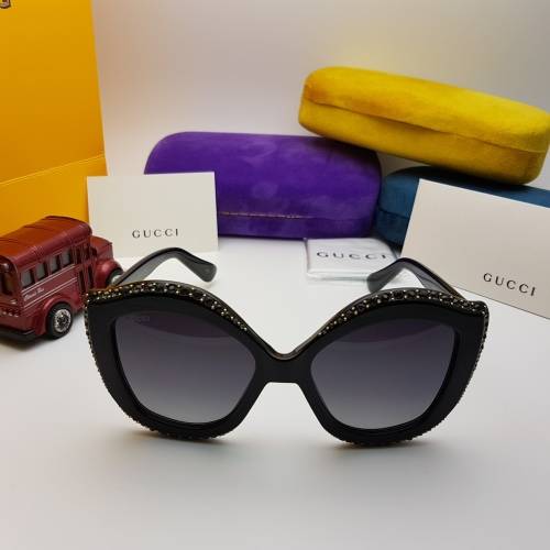 BRAND NEW GUcci DESIGNER SUNGLASSES FOR SALE