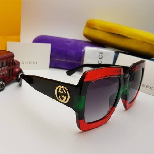 BRAND NEW GUcci DESIGNER SUNGLASSES FOR SALE