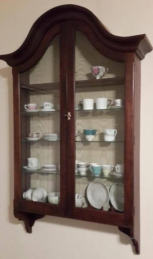 Display Cabinet - wall mounted