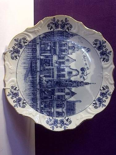 AWESOME!! Beautiful Special Limited Edition Oude Molen Fabriek Delft Wall Plate with 22 Carat Gold