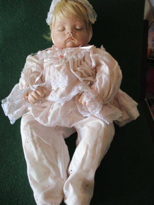Sugar Britches - Sleeping baby girl +- 47cm