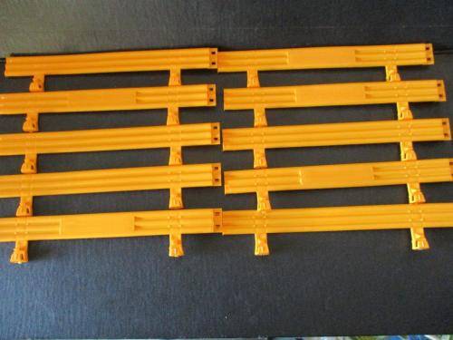 Scalextric - Orange Crash Barriers x 10 - 1:32 Scale